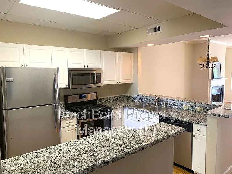 2 bed, 2.0 bath, 1201 sqft, $1,795 — Photo 2