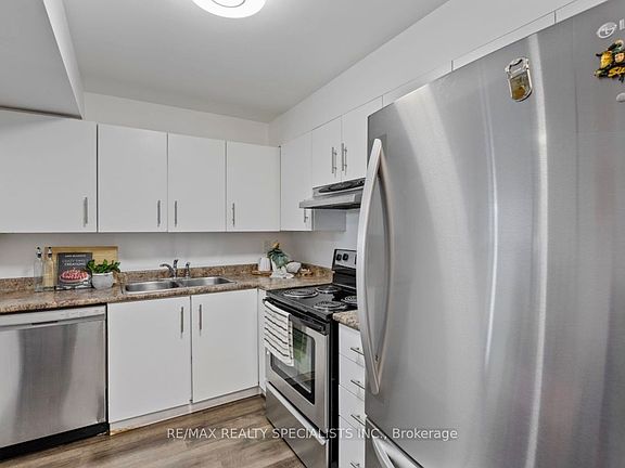 4th image of 330 McCowan Rd #311