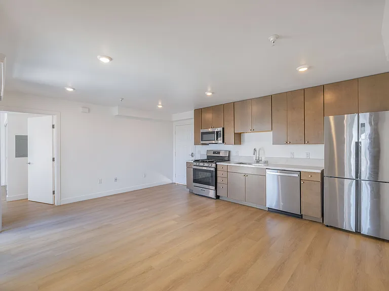 Indiana Street Apartments — Photo 11