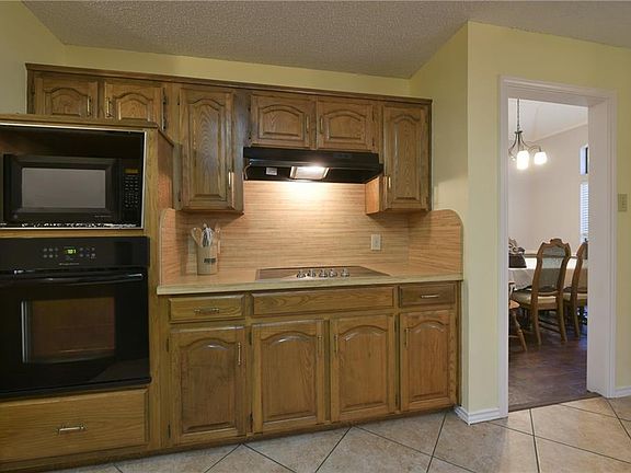 4th image of 4629 Meadowview Dr