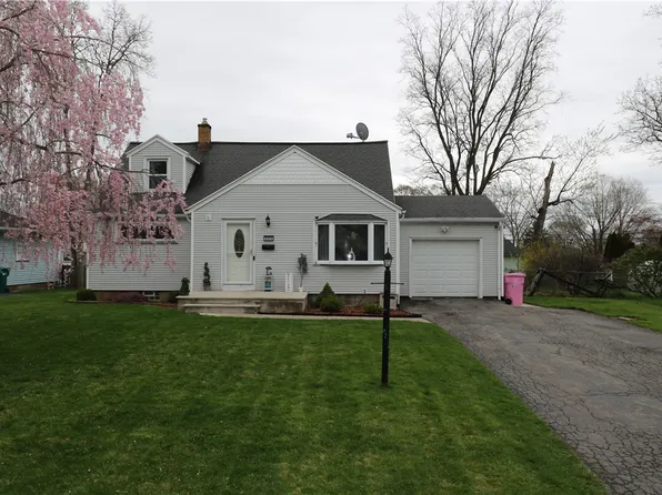 233 Dellwood Rd, Rochester, NY 14616