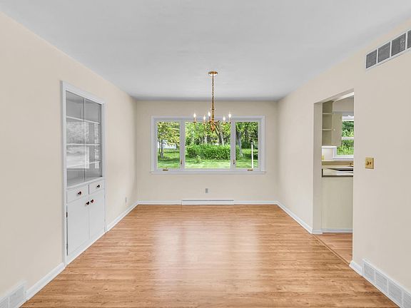4th image of 11240 N Valley DRIVE