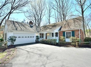 8227 Brittainy Dr, Annandale, VA 22003