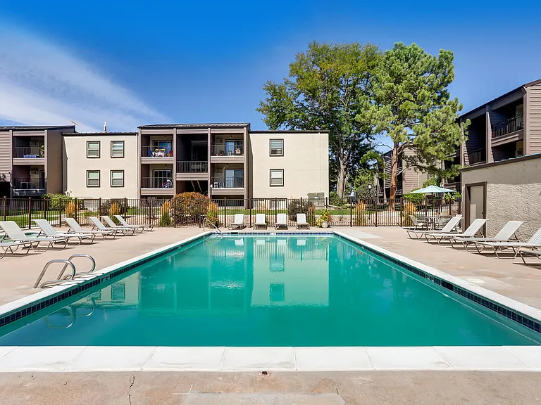 Sterling Heights, Greeley, Co. Apartments
