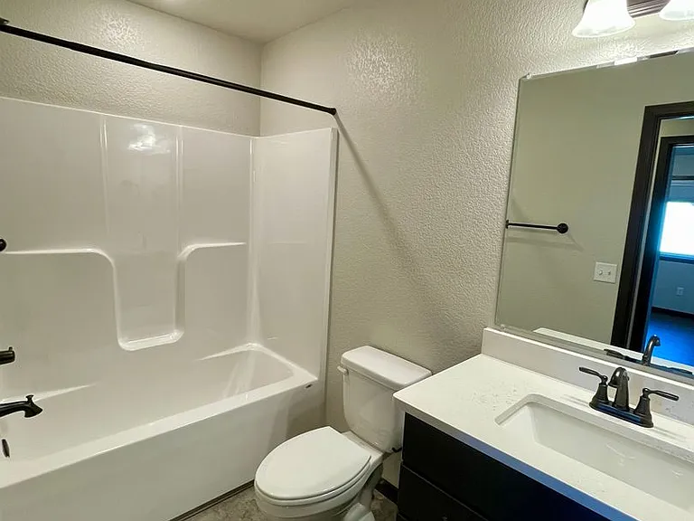 557 Mace Dr — Photo 9