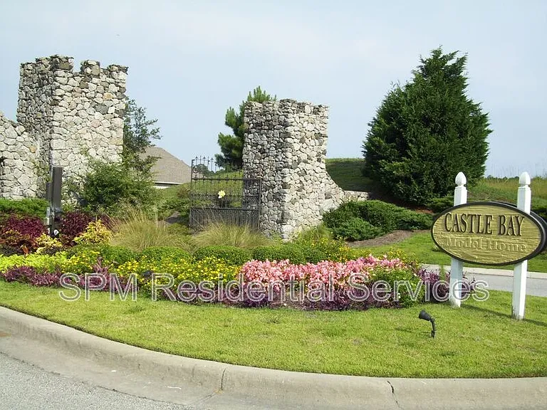 54 Castle Bay Dr — Photo 9
