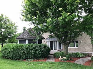 4 Sandpiper Ln, Hawthorn Woods, IL 60047