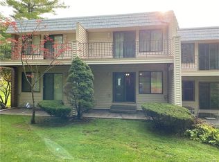 27 Hemlock Ct #27, Cromwell, CT 06416