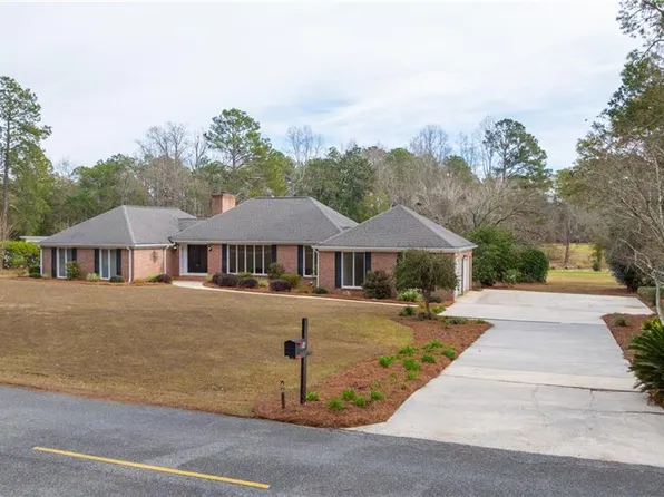 66 Springhill Dr W, Tifton, GA 31793