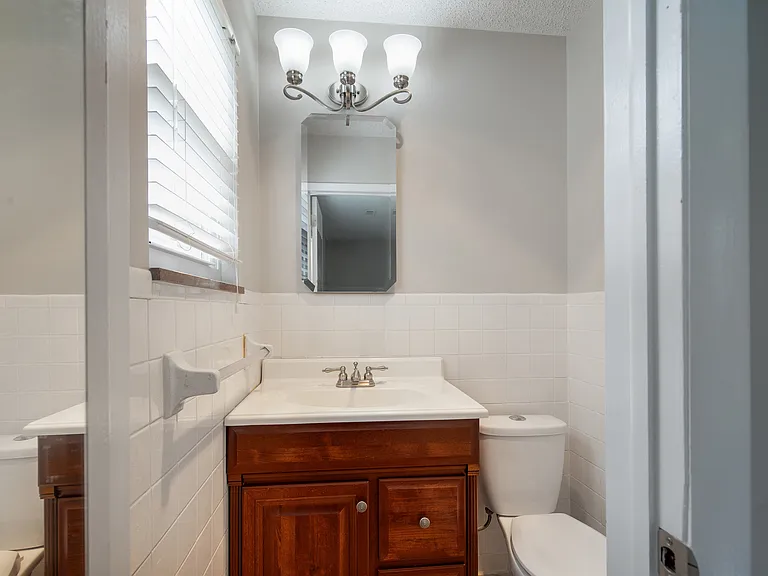 1505 Aldenwood Ln — Photo 27