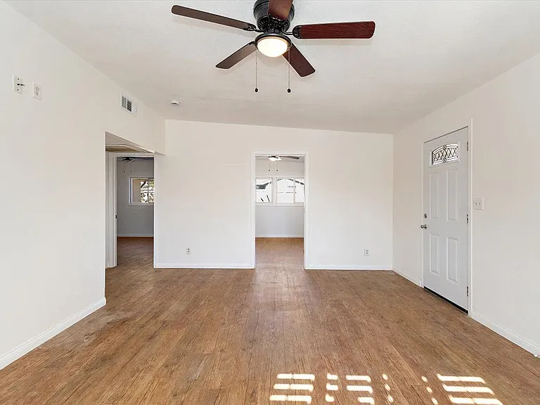 4270 Woodward Ave — Photo 3
