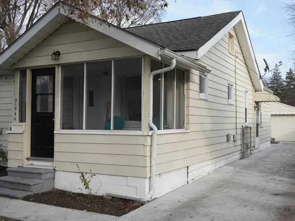 1946 Leitch Rd, Ferndale, MI 48220