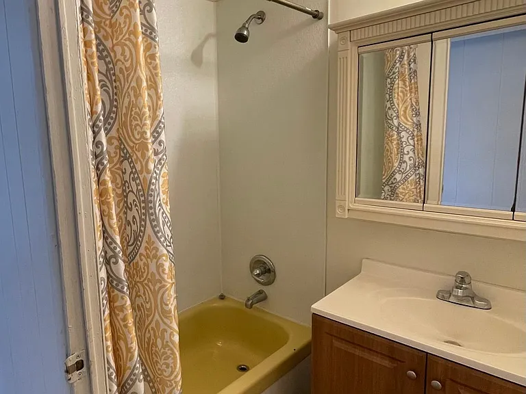 2nd Bathroom