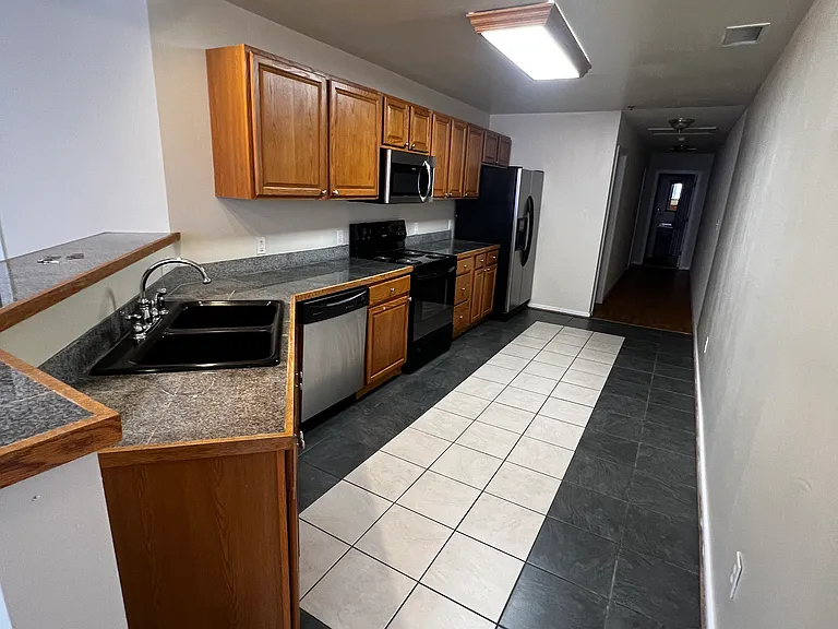 803 W Broad St #1 — Photo 2