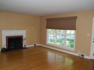 302 W 3rd St, Buchanan, MI 49107