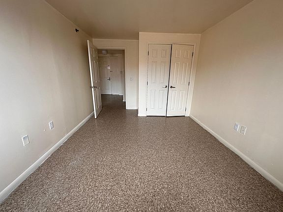 5th image of 2950 W 31st St APT 6J
