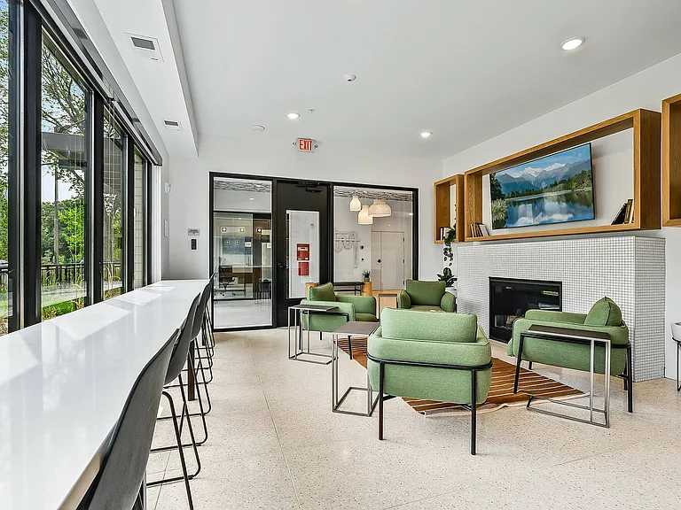 Sawyer Apartments — Photo 20