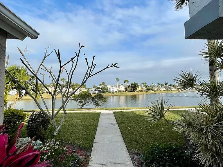 1425 Malibu Cir NE #111 — Photo 48