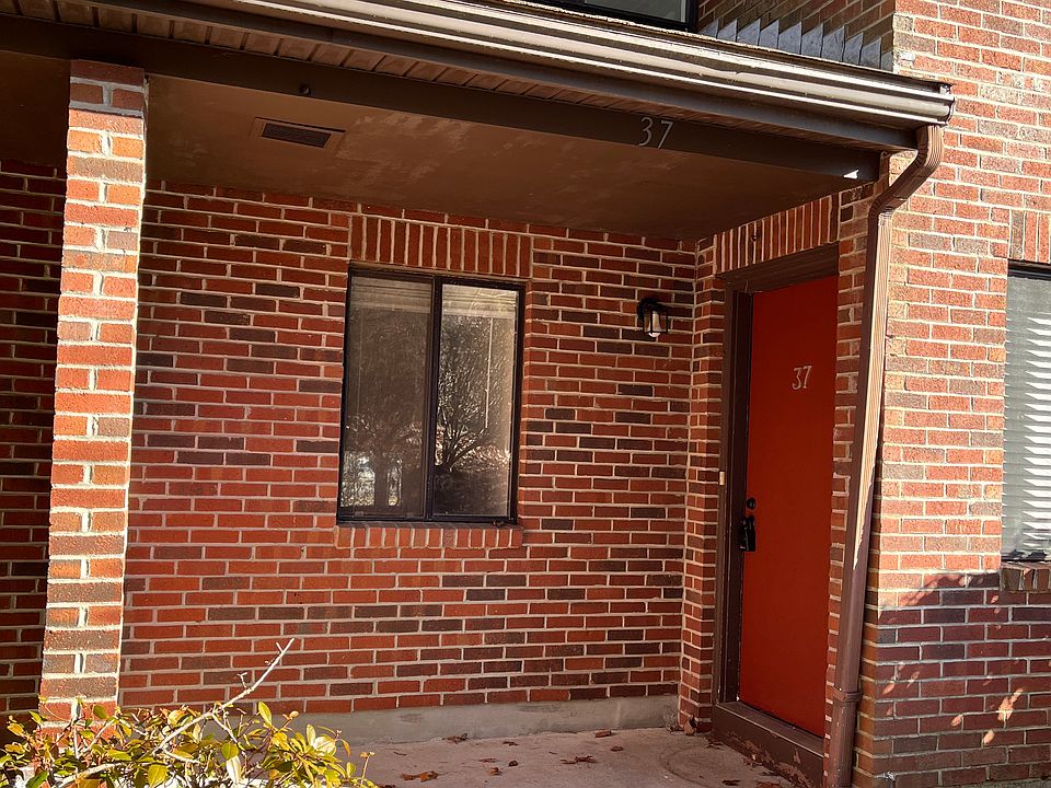 1st image of 37 Highwood Dr