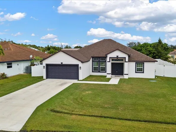5207 NW South Lovoy Circle, Port St Lucie, FL 34986