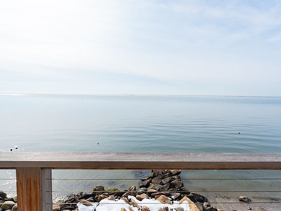 2nd image of 49 Circle Beach Rd