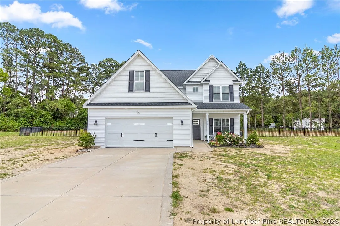 4 bed, 3.5 bath, 2389 sqft, $2,600 — Photo 2