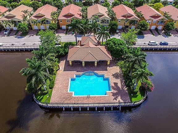 Lakeside Pool Clubhouse