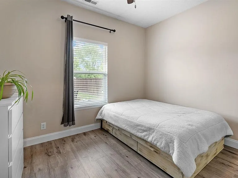 2293 Fleming Dr — Photo 17