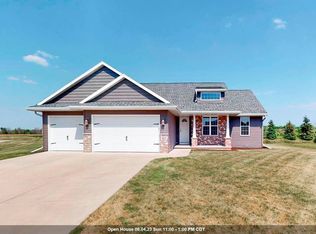 925 Trailside Ct, De Pere, WI 54115