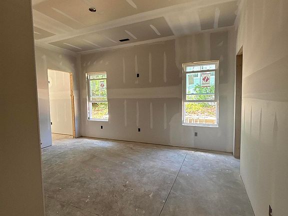 5th image of 405 Emerald Landing Drive