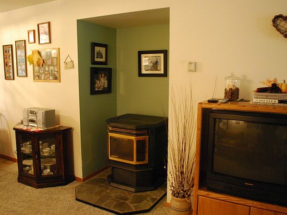 3rd image of 12012 36th St NE