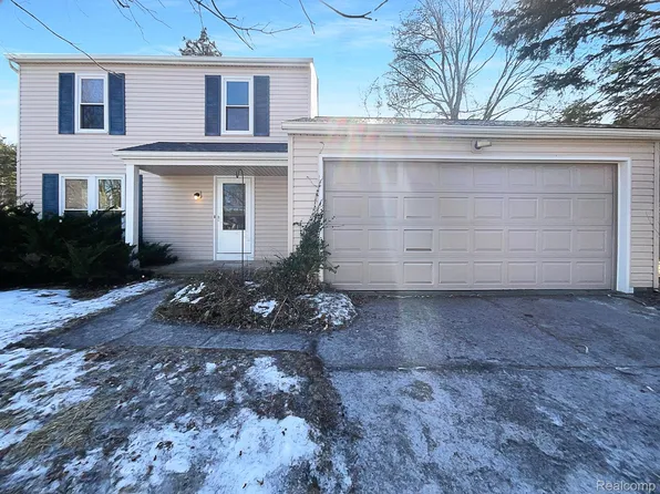 35127 Concord Ln, Farmington Hills, MI 48331
