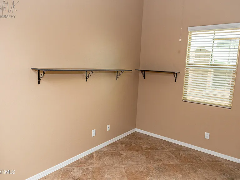 2162 W Scully Dr — Photo 14