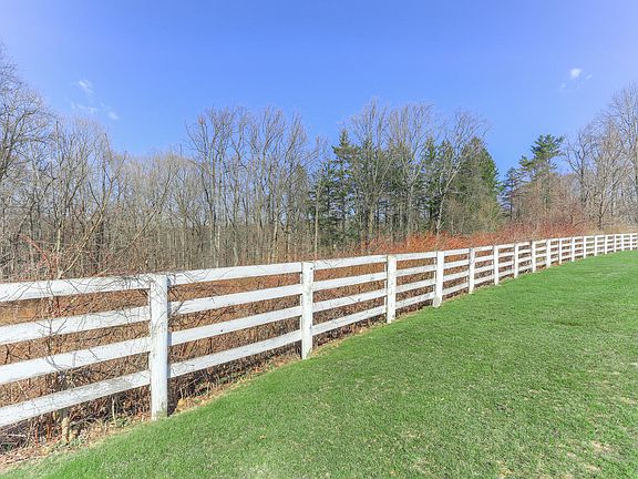 5th image of 65 Conyers Farm Dr