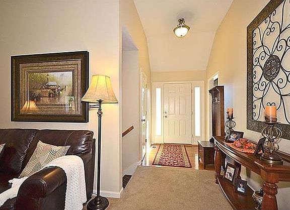 3rd image of 407 Marina Ct