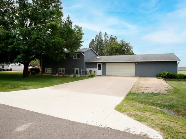 301 William, Lena, IL 61048