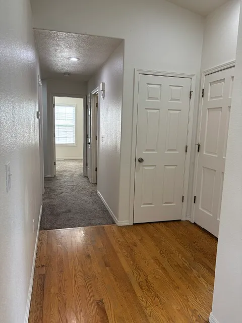3 bed, 1450 sqft, $2,200 — Photo 2