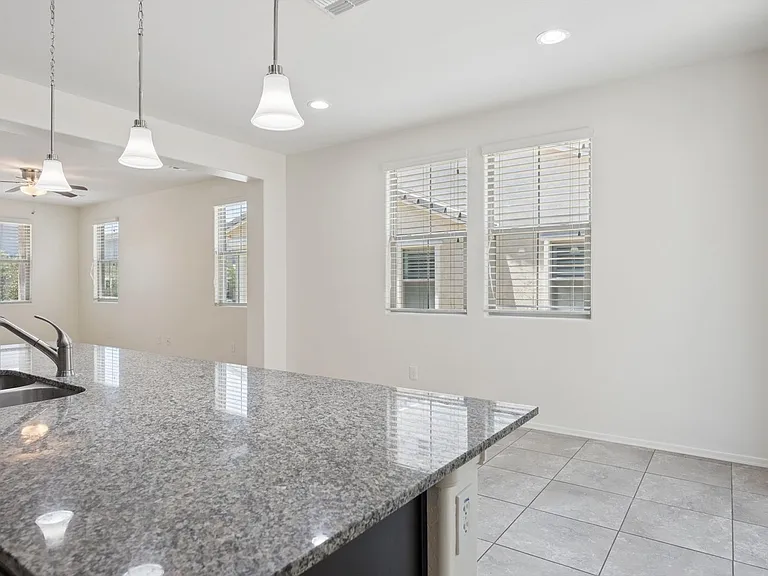 5654 E Butte St — Photo 11