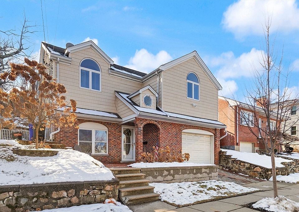 1st image of 44 Waldemar Ave