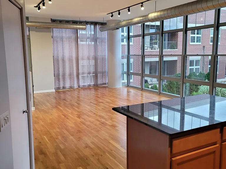 1200 W Monroe St #420 — Photo 82