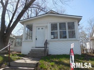 2012 9th St, Rock Island, IL 61201