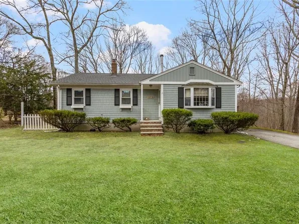 232 Quaker Ln, Scituate, RI 02857