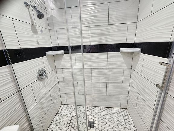 5th image of 4250 Van Dyke Ave #0
