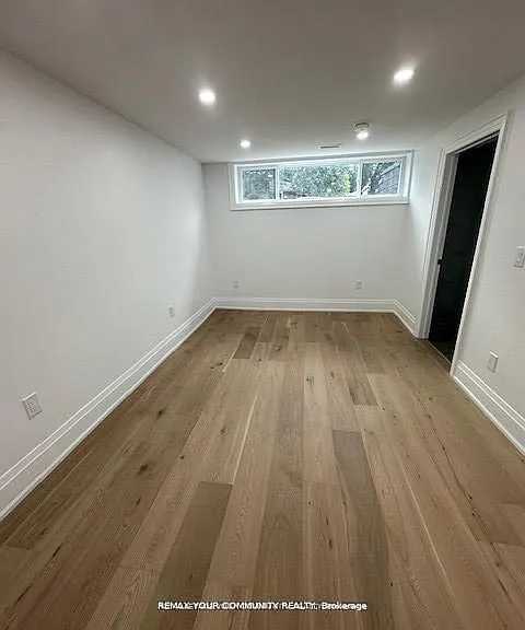 12 Kemano Rd #BASEMENT — Photo 4
