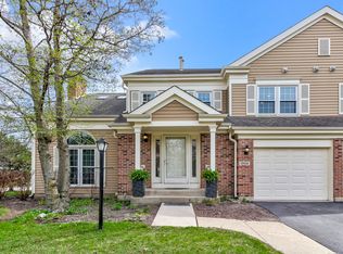 1906 Charter Point Dr, Arlington Heights, IL 60004