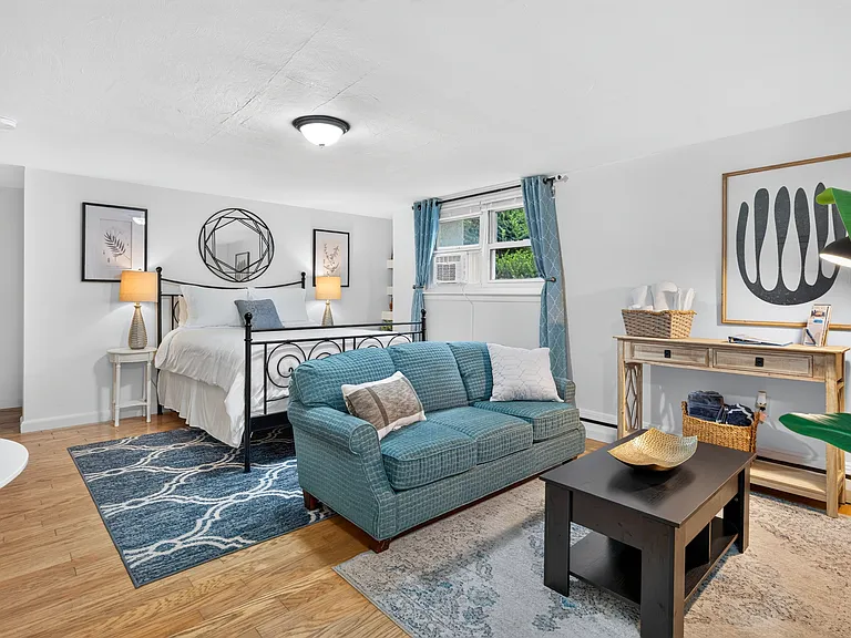 105 Chestnut St #2B — Photo 2