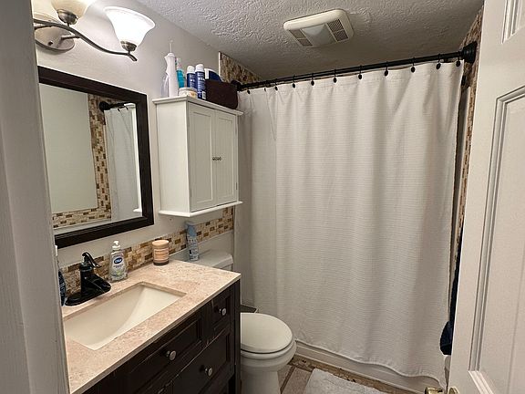 4th image of 181 Kent St