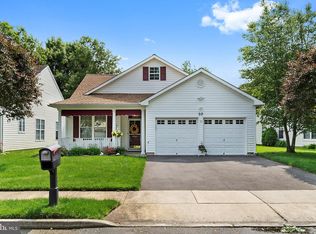 10 Sunflower Ln, Brick, NJ 08724