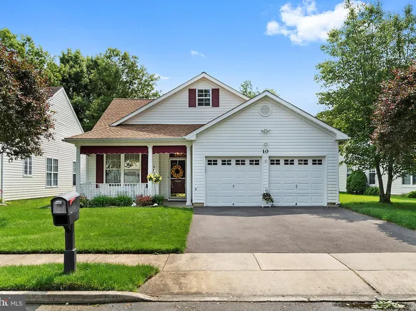 10 Sunflower Ln, Brick, NJ 08724
