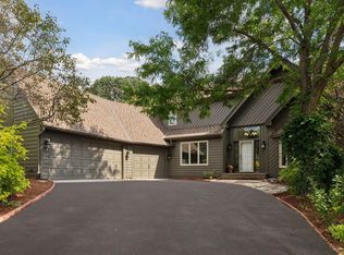 10975 Jackson Dr, Eden Prairie, MN 55347